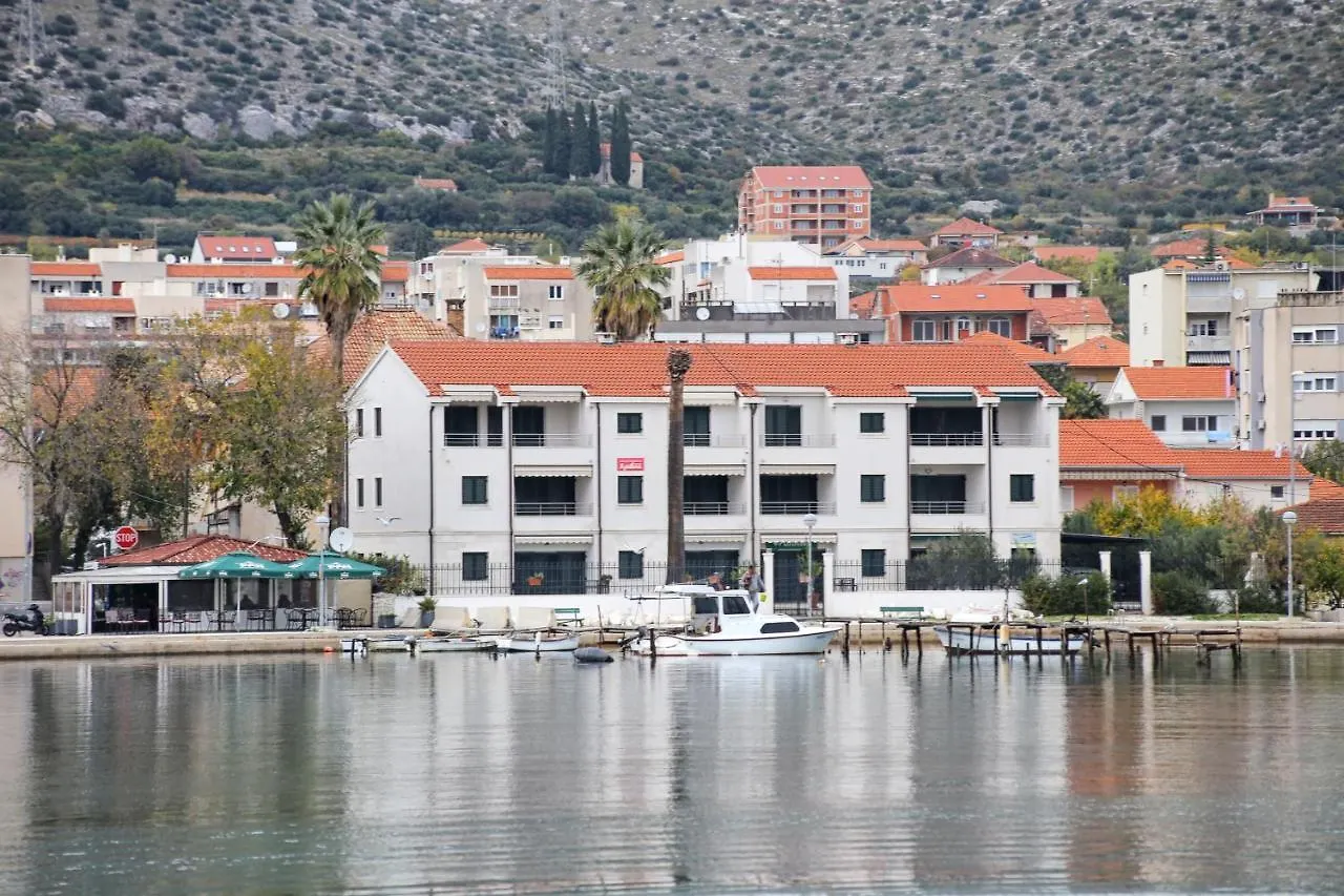 Apartments By The Sea Trogir - 16210 Croatia